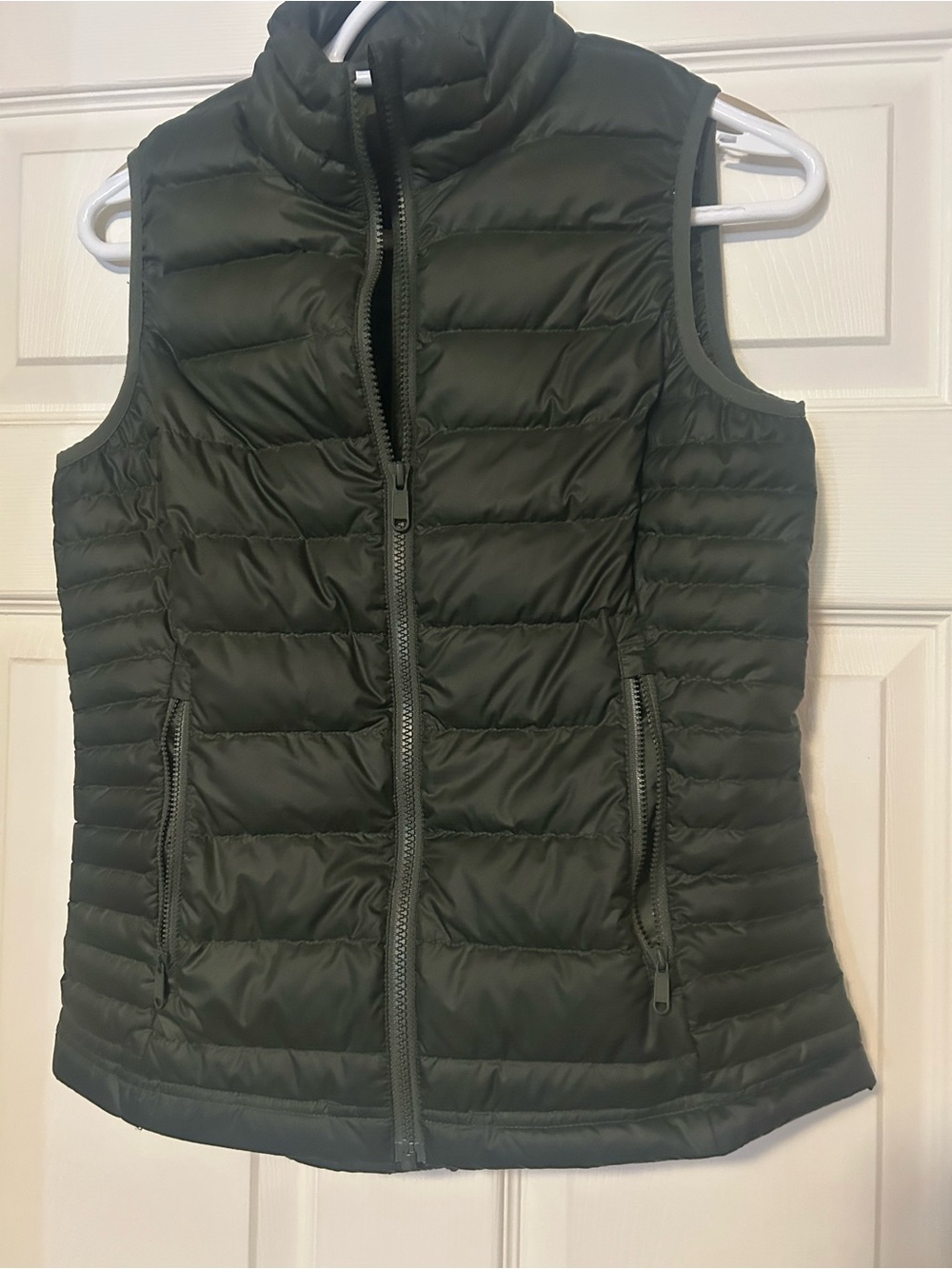 Quince Lightweight Down Packable Puffer Vest - Picture 2 of 16